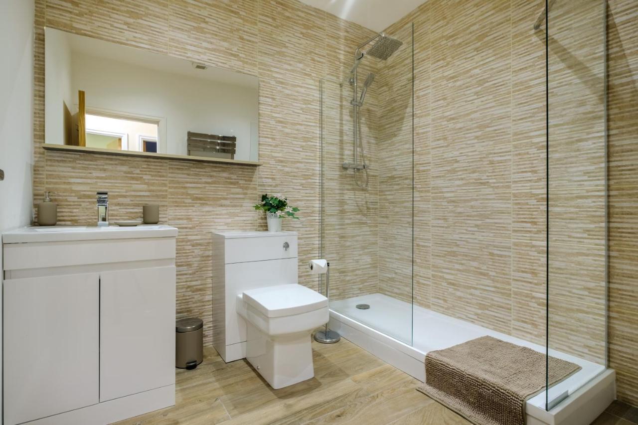 Flat 2, The Old Antiques Warehouse - Free Off-Site Health Club Access With Pool, Sauna, Steam Room & Gym Bowness-on-Windermere Ngoại thất bức ảnh